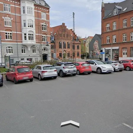 Aday - Classy 2 Bedrooms In The Center Of דירה *