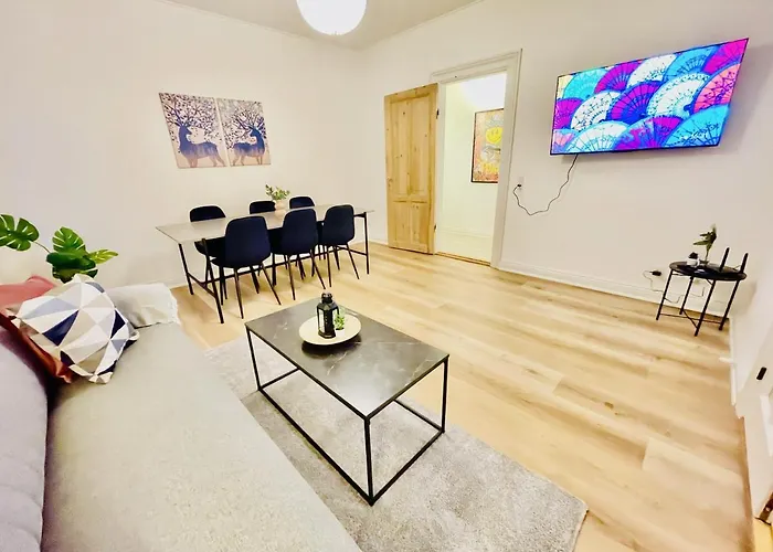Aday - Classy 2 Bedrooms In The Center Of オールボー
